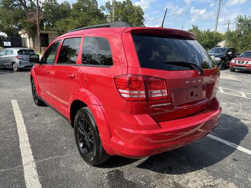 Used 2020 Dodge Journey SE w/ SE Popular Equipment Group image 3