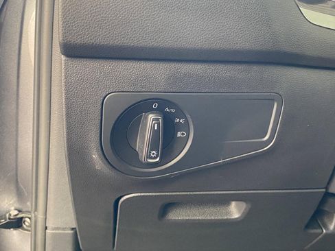 Used 2022 Volkswagen Tiguan SE image 21