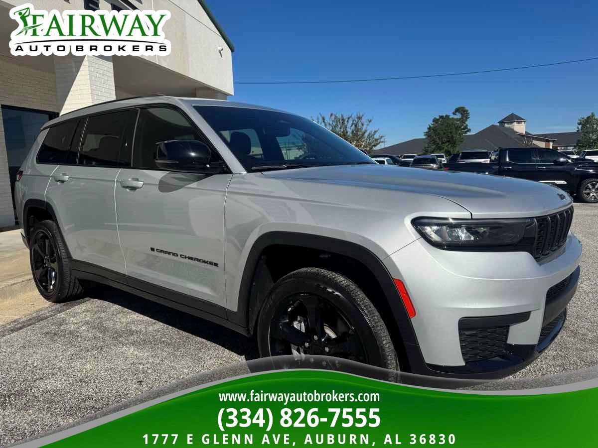 Used 2023 Jeep Grand Cherokee L Laredo AWD/4WD image 4