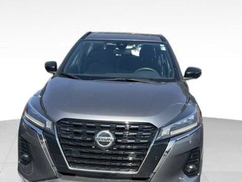Used 2021 Nissan Kicks SR FWD image 9