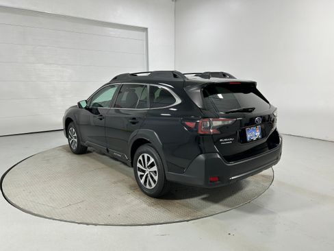 Used 2023 Subaru Outback Premium AWD/4WD image 21
