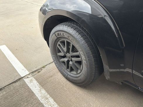 Used 2017 Nissan Frontier SV image 4