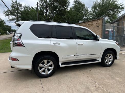 Used 2018 Lexus GX 460 w/ Navigation Package AWD/4WD image 13