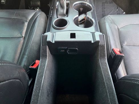 Used 2016 Ford Explorer XLT w/ Equipment Group 202A FWD image 20