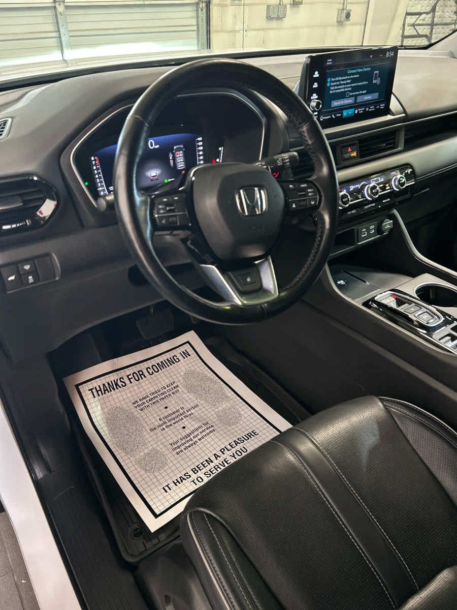 Used 2023 Honda Pilot Elite image 11