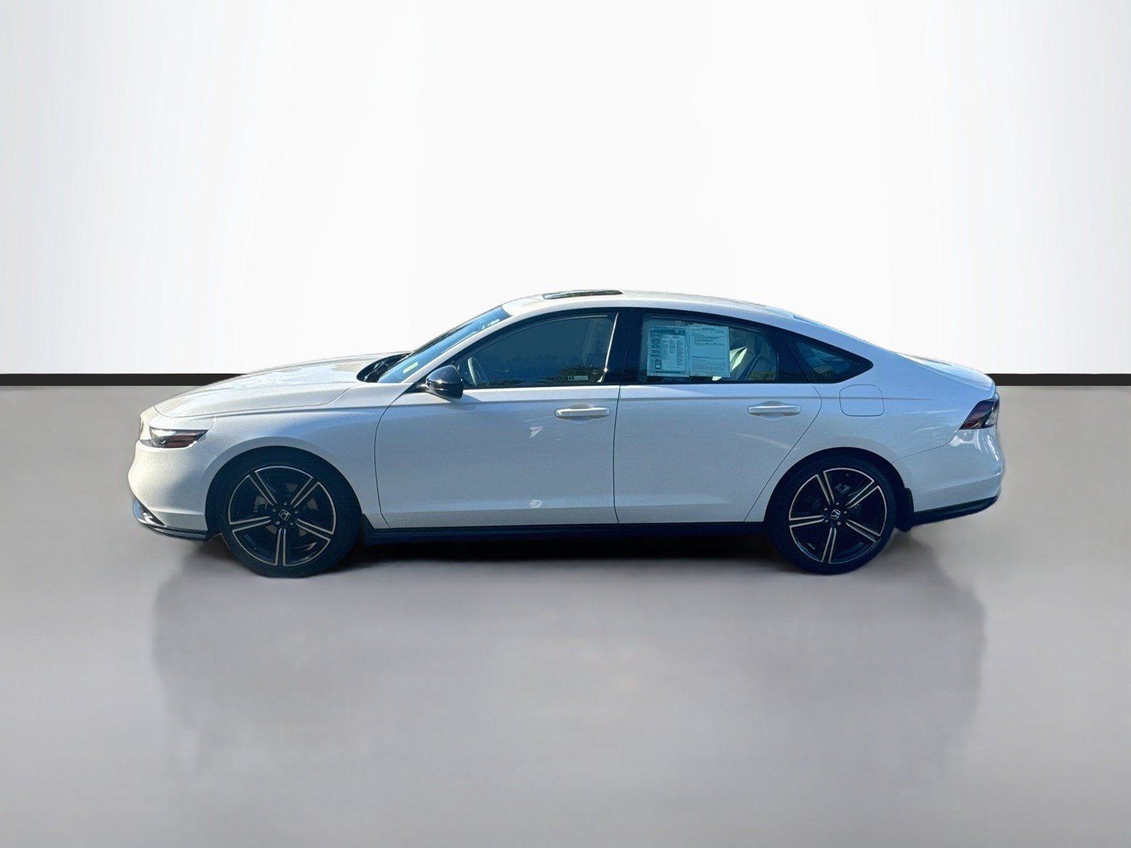 Used 2026 Honda Accord SE image 4