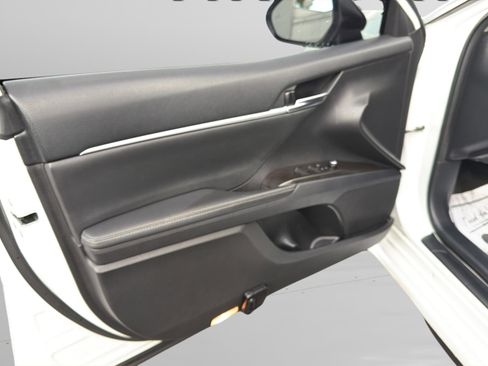 Used 2022 Toyota Camry XSE w/ Navigation Upgrade Package FWD image 13
