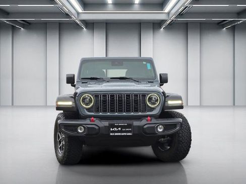 Used 2024 Jeep Wrangler Unlimited Rubicon w/ Technology Group AWD/4WD image 2