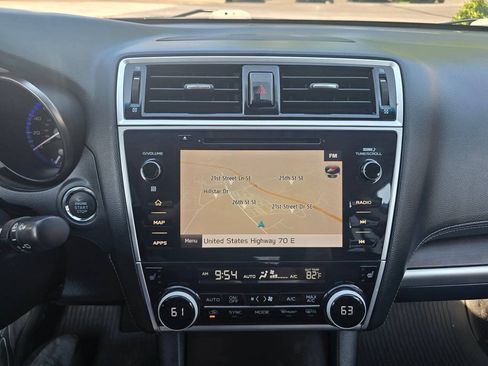 Used 2019 Subaru Outback 3.6R Limited AWD/4WD image 27
