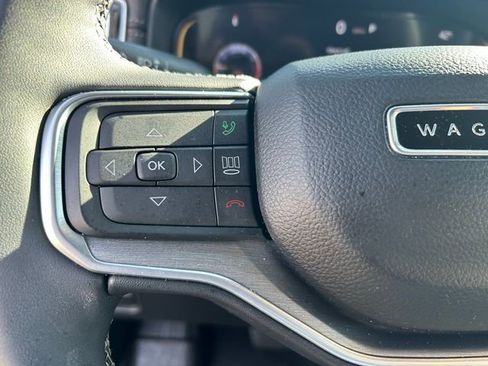 Used 2024 Jeep Wagoneer Series II image 31