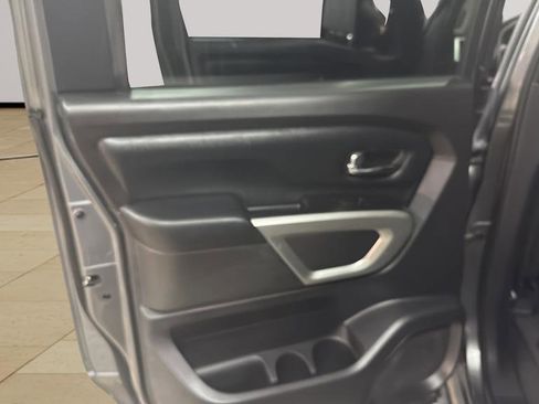 Used 2017 Nissan Titan SV image 37