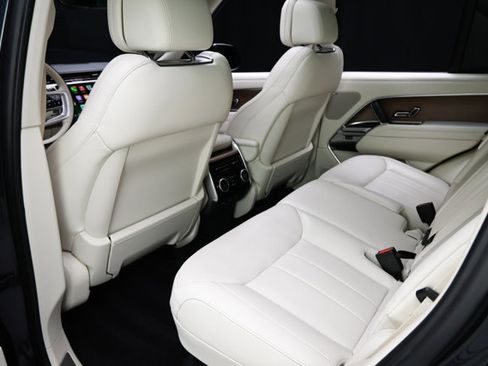 Used 2023 Land Rover Range Rover SE image 53