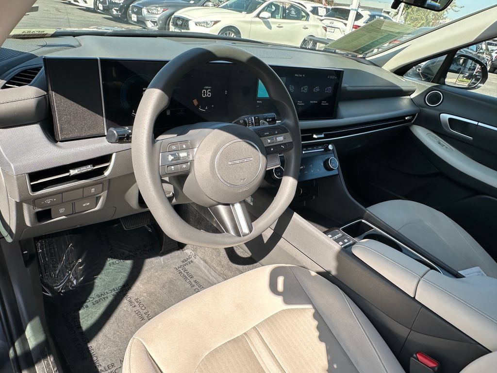 Used 2025 Hyundai Sonata SEL FWD image 17