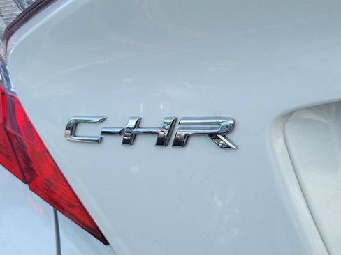 Used 2019 Toyota C-HR LE FWD image 5