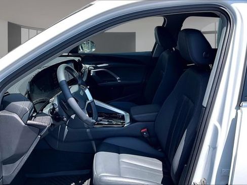 Used 2025 Audi Q5 Premium w/ Convenience Package AWD/4WD image 21