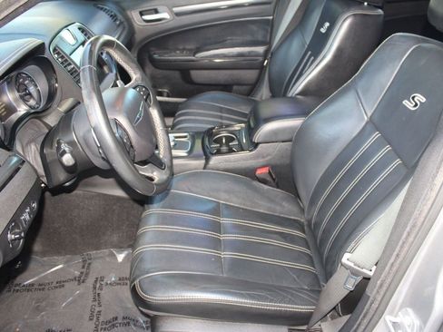 Used 2016 Chrysler 300 S image 5