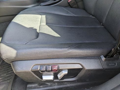 Used 2017 BMW 320i Sedan image 13