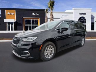 New 2026 Chrysler Pacifica Select video 2
