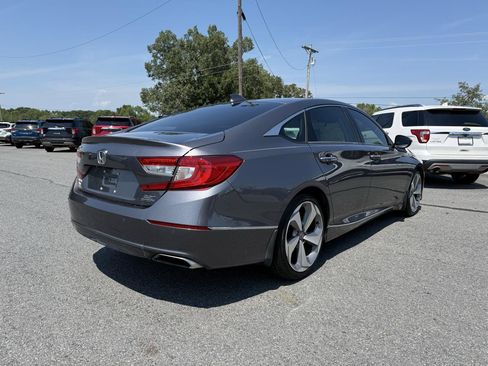 Used 2018 Honda Accord Touring image 6