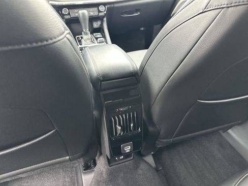 Used 2024 Jeep Compass Limited image 23