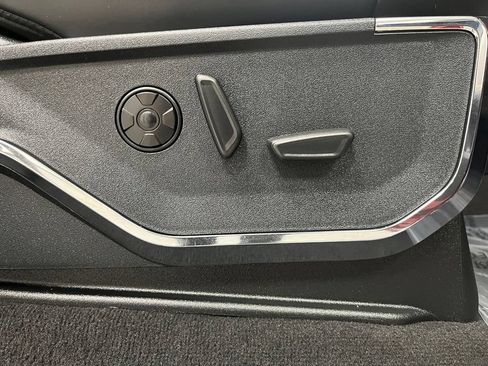 Used 2025 Ford F350 Platinum AWD/4WD image 61