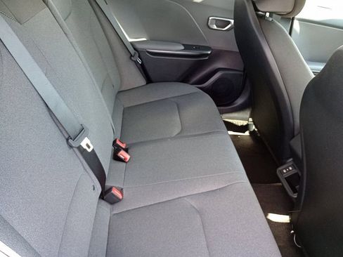 New 2025 Kia K4 LXS image 8