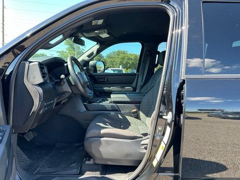 Used 2025 Toyota Tundra SR w/ SR Tow Package AWD/4WD image 15