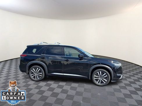 Used 2023 Nissan Pathfinder Platinum AWD/4WD image 9