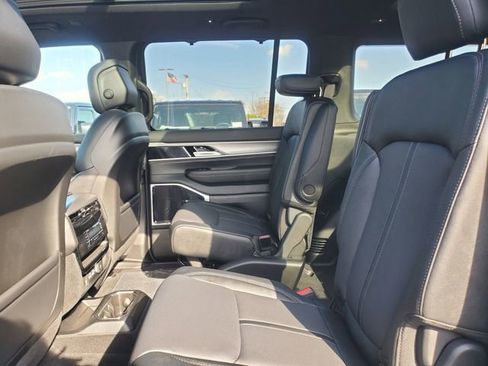 New 2026 Jeep Grand Wagoneer Limited AWD/4WD image 15