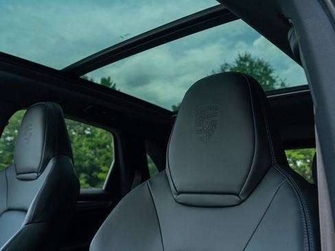 Certified 2023 Porsche Cayenne S AWD/4WD image 31