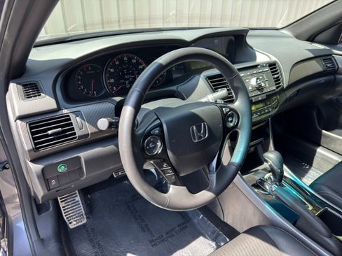 Used 2017 Honda Accord Sport image 12
