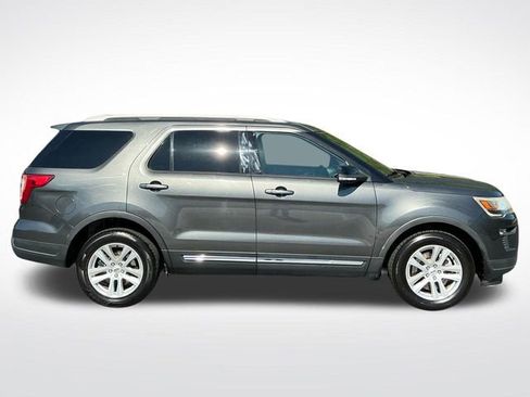 Used 2018 Ford Explorer XLT w/ Equipment Group 201A AWD/4WD image 7