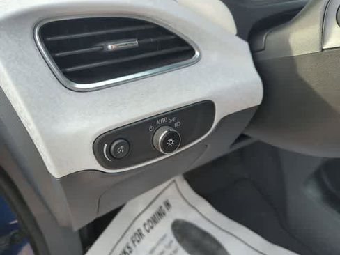 Used 2017 Chevrolet Bolt LT image 33