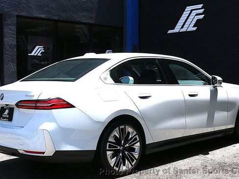 Used 2025 BMW 530i RWD image 6