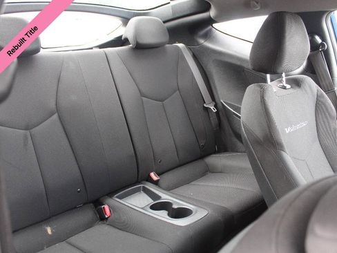 Used 2017 Hyundai Veloster Base image 15