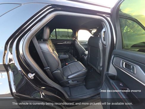 Used 2025 Ford Explorer ST-Line w/ Premium Package RWD image 15
