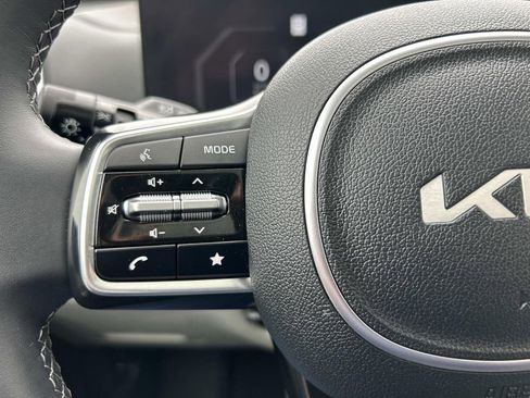 Certified 2025 Kia Sorento SX FWD image 24