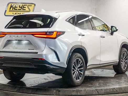 Used 2024 Lexus NX 250 FWD image 4