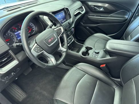 Used 2024 GMC Terrain SLT image 9