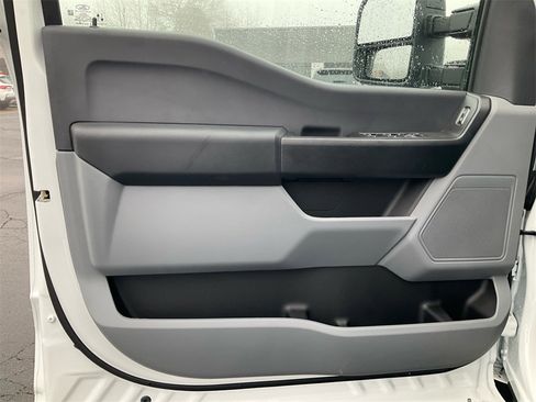 New 2025 Ford F450 XL w/ XL Chrome Package image 17