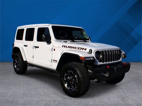 Used 2025 Jeep Wrangler Unlimited Rubicon w/ Technology Group image 2