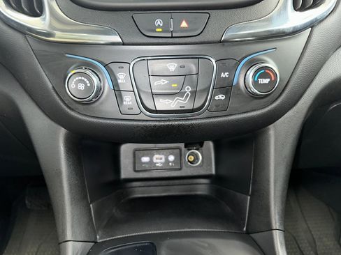 Used 2022 Chevrolet Equinox LT w/ LPO, Floor Liner Package image 12