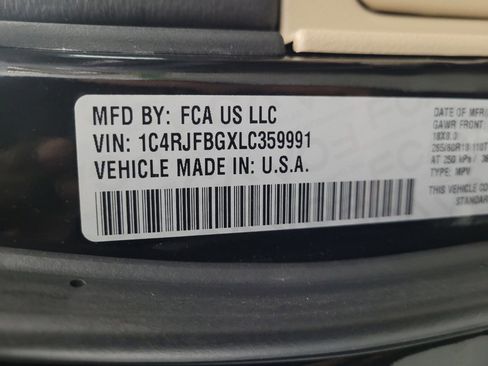 Used 2020 Jeep Grand Cherokee Limited AWD/4WD image 33