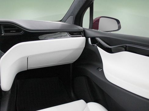 Used 2018 Tesla Model X 75D AWD/4WD image 24