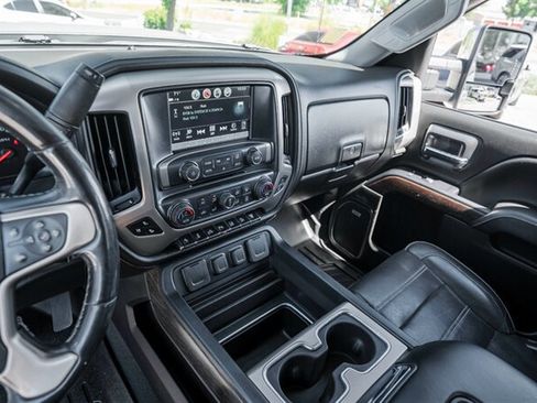 Used 2019 GMC Sierra 2500 Denali w/ Duramax Plus Package AWD/4WD image 35