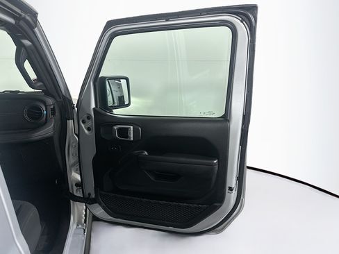 Used 2024 Jeep Wrangler Unlimited Rubicon 4xe AWD/4WD image 32