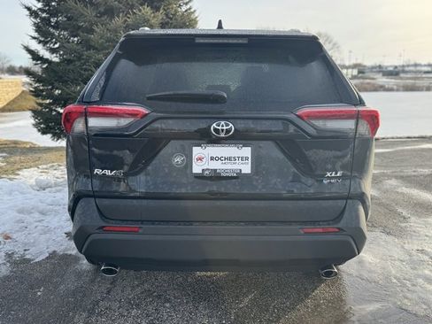 Used 2025 Toyota RAV4 XLE image 37