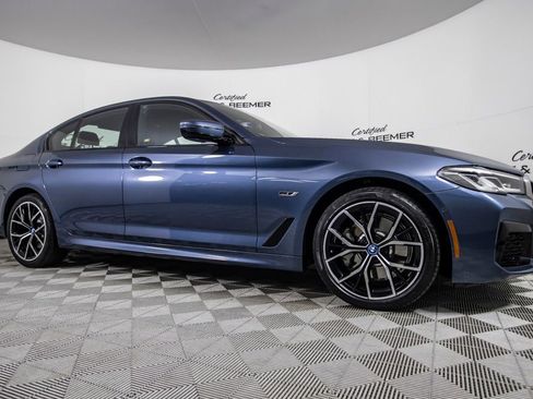 Used 2023 BMW 530e w/ M Sport Package RWD image 2