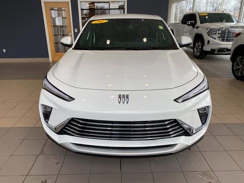 Used 2024 Buick Envista Preferred w/ Convenience I Package image 3