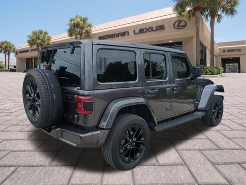 Used 2021 Jeep Wrangler Unlimited Sahara AWD/4WD image 4